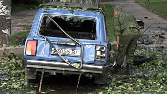 Последствия взрывов в центре Луганска