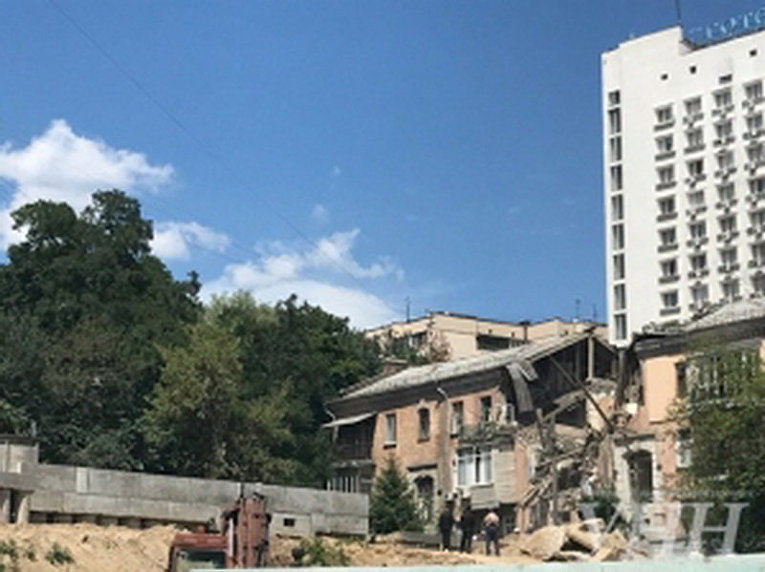 В доме в Киеве прогремел взрыв