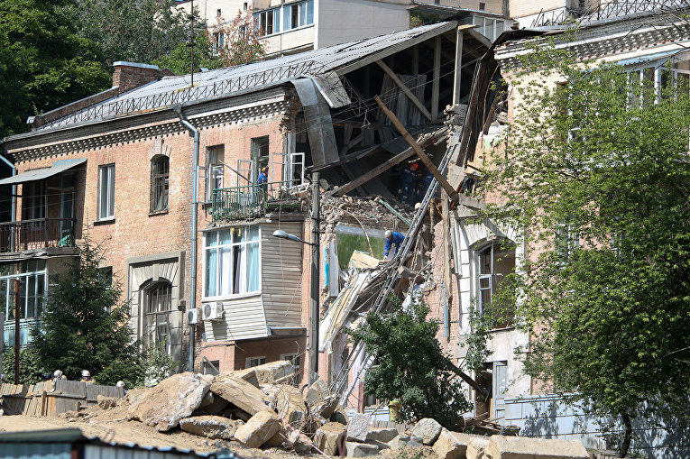 Взрыв в жилом доме в Киеве