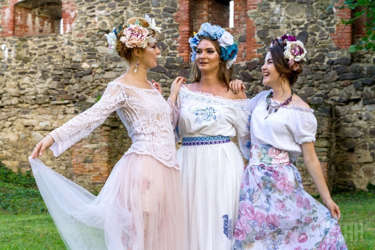 Парад невест в Ужгороде
