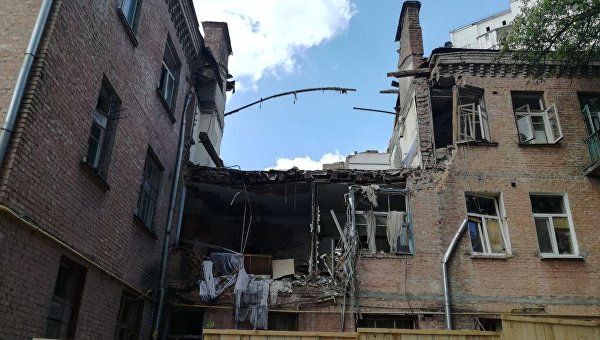 Последствия обрушения дома в Киеве