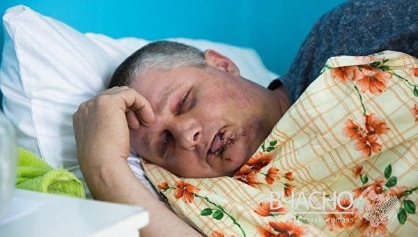 Пострадавший глава семейства Виктор Голубенко в больнице