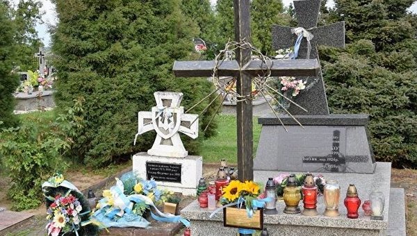 В Польше к годовщине Волынской трагедии открыли памятник против УПА