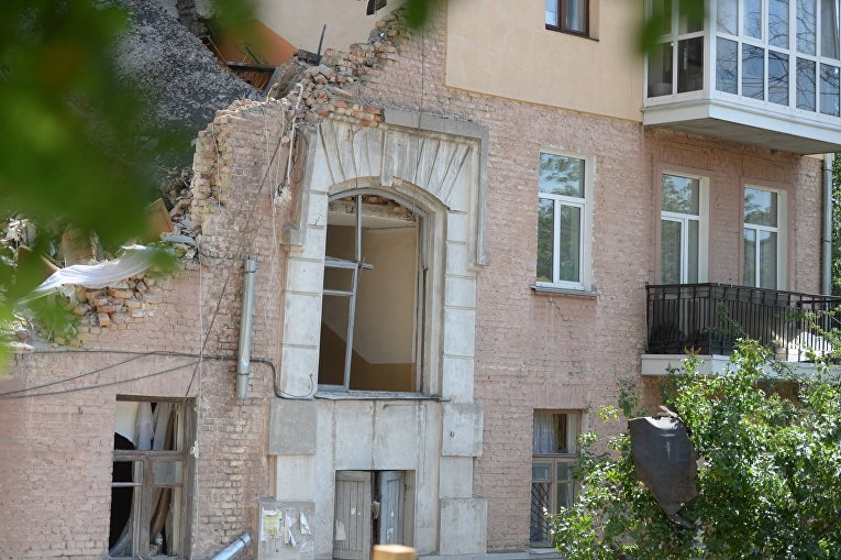 На месте взрыва жилого дома в Голосеевском районе Киева