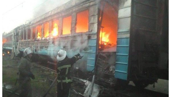 Пожар в вагонах электропоезда в Харькове