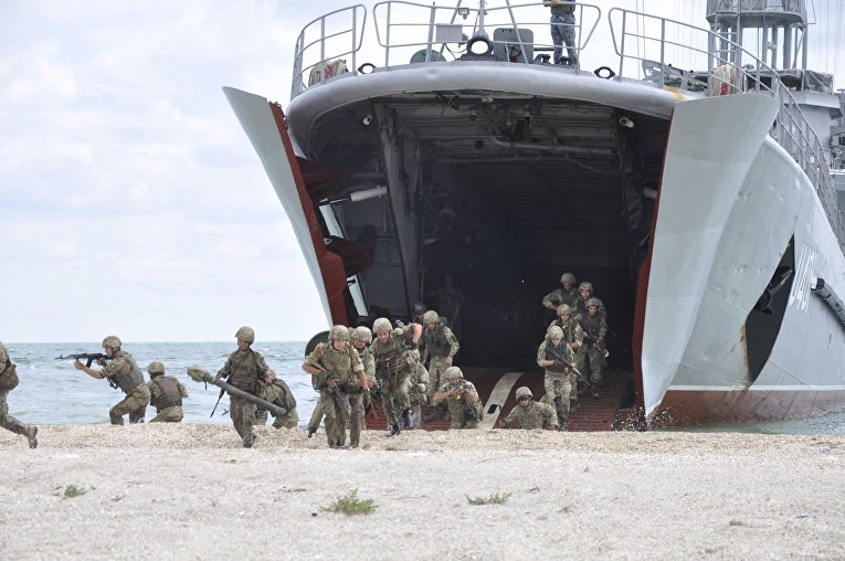 Украинские пограничники десантировались на остров в рамках Sea Breeze