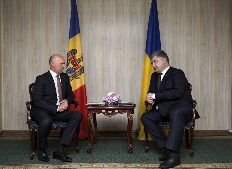Президент Петр Порошенко на встрече с премьером Молдавии