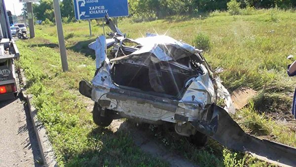 Жуткое ДТП в Харькове: автомобиль с водителем разорвало на части