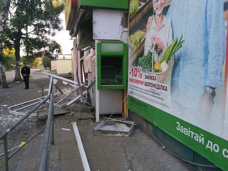 Под Харьковом подорвали банкомат Привата