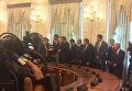 Падение главы Госпогранслужбы Виктора Назаренко на встрече Лукашенко и Порошенко
