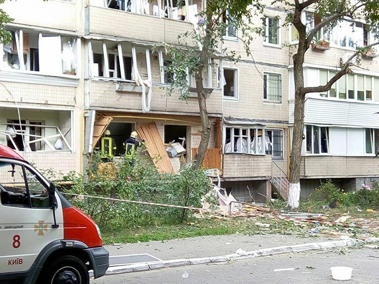 В жилом доме Киева прогремел взрыв