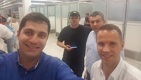 Встреча Давида Сакварелидзе в аэропорту Жуляны в Киеве