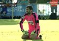 Испанский футболист забил невероятно курьезный автогол с центра поля