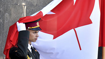 Канадский флаг. Визит Трюдо в Украину