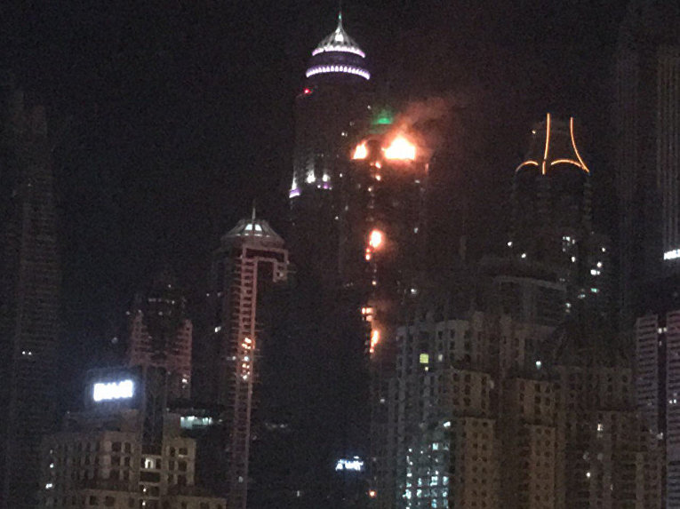 Небоскреб Torch горит в Дубае