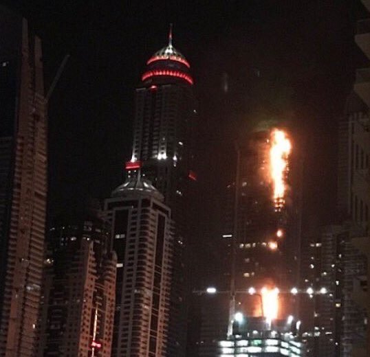 Небоскреб Torch загорелся в Дубае