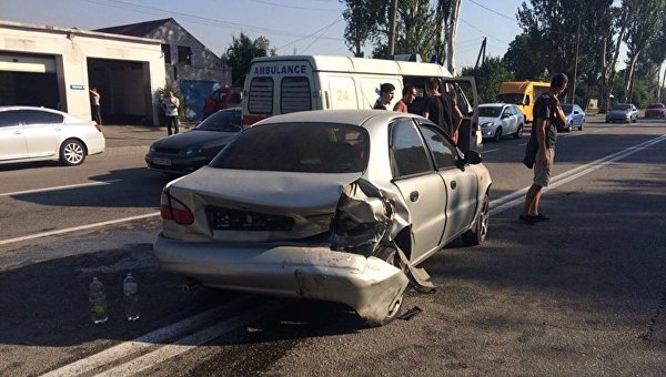 ДТП в Запорожье: столкнулись три автомобиля