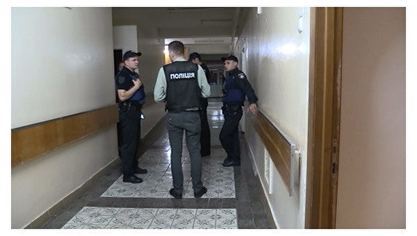 Полиция в больнице №12 на Печерске в Киеве