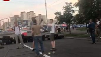 Бунт против АЗС. Киевляне возводят на дороге баррикады. Видео