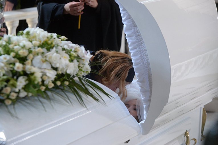Юлия началова похороны открытый гроб лицо фото