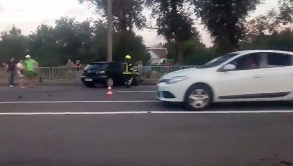 Авария с участием двух авто и велосипедиста в Днепре: появилось видео