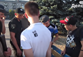 В Славянске юноши не встали при исполнении гимна, приехала полиция. Видео