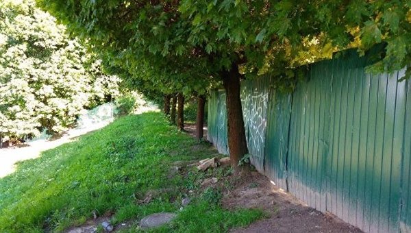 Незаконный забор во Львове