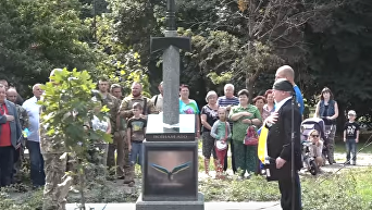 Появился памятник бойцам АТО в виде вонзенного в карту России меча. Видео