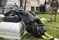 В США протестующие снесли памятник войскам Конфедерации