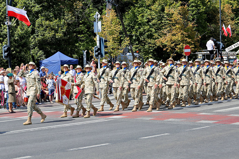 Военный парад в Варшаве