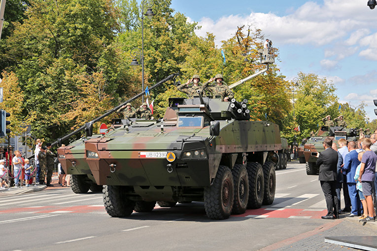 Военный парад в Варшаве
