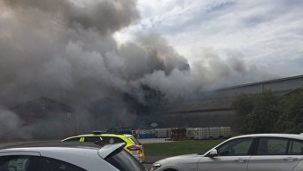 Пожар в ангаре близ аэропорта Саутенд в Лондоне