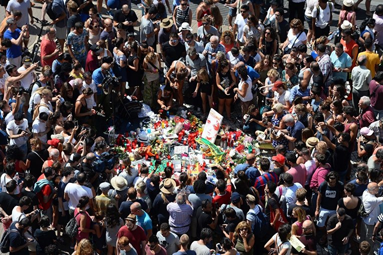 Акция памяти жертв теракта в Барселоне