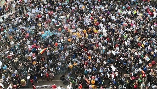В Далласе люди массово протестуют против расизма