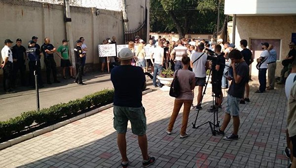 В Одессе заблокировали выезд из СИЗО, где произошло зверское убийство