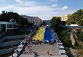 Потемкинскую лестницу накрыли 26-метровым флагом Украины
