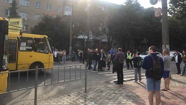 Протест сотрудников спиртзавода в Ивано-Франковске