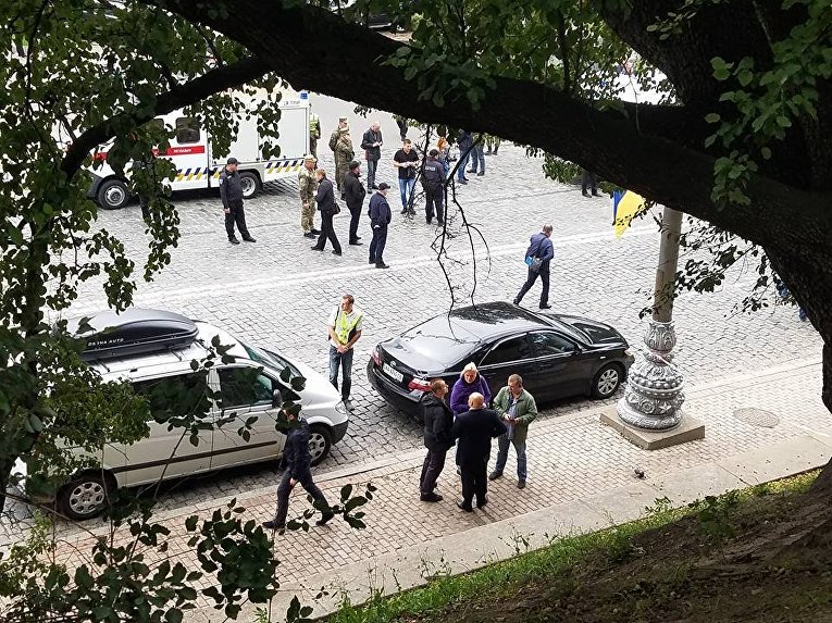 В Киеве возле здания правительства произошел взрыв