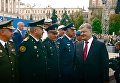 Порошенко не пожал руку главе Нацгвардии во время военного парада