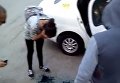 Хабаровский таксист заставил не заплативших девушек умыться зеленкой. Видео