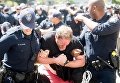 Столкновения между левыми и правыми произошли в американском Беркли