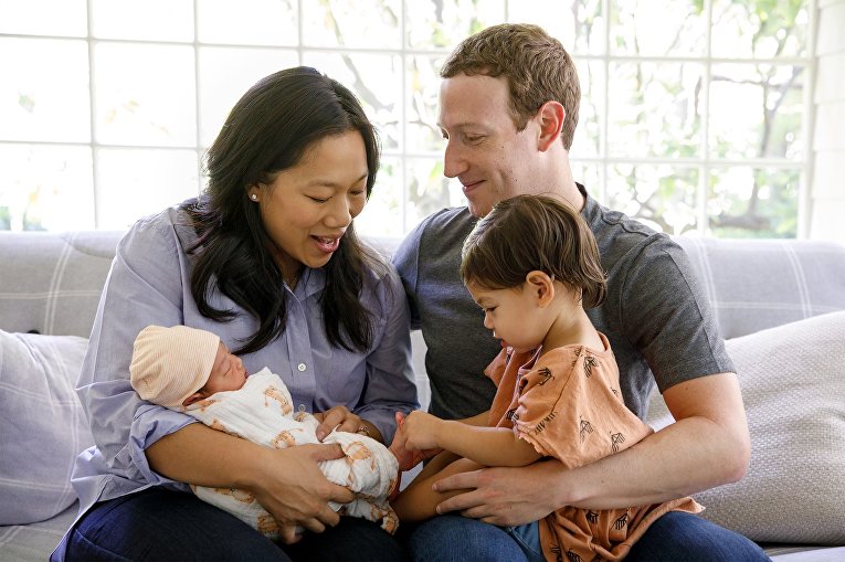Марк Цукерберг с семьей