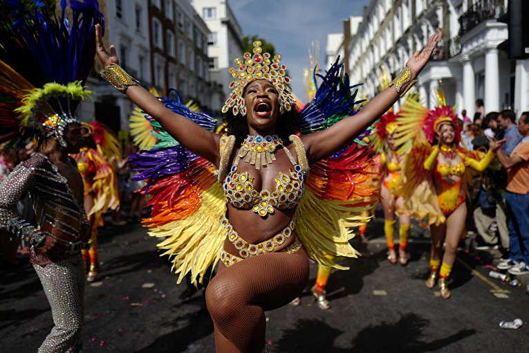 Красочный карнавал Notting Hill в Лондоне