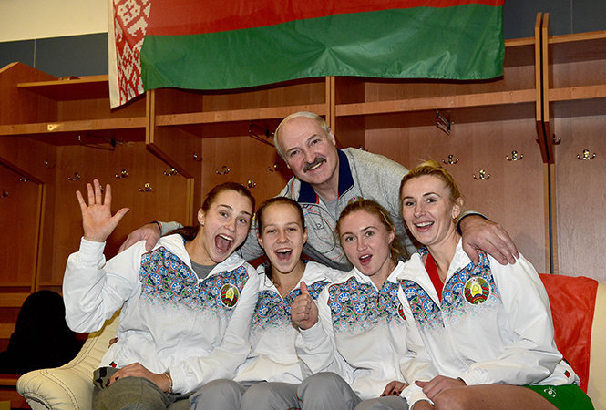 Президент Беларуси Александр Лукашенко пообщался с белорусскими теннисистками