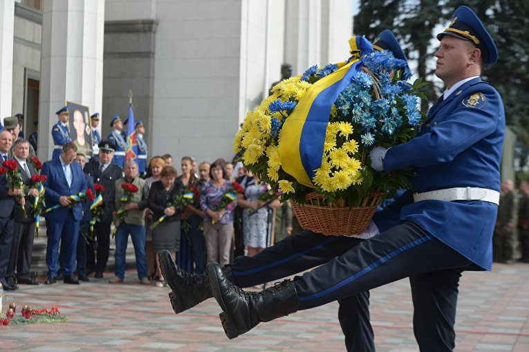 Открытия памятной доски возле Верховной Рады в честь погибших военнослужащих Национальной гвардии Украины