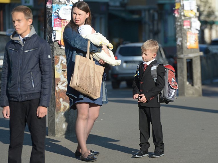 Школьники на улицах Киева