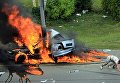 Мужчина выбрался из горящей машины в Киеве