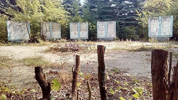 В Харькове разрушили выставку старых фотографий на Военведе