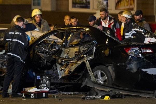 На месте взрыва автомобиля в центре Киева, в котором погиб гражданин Грузии Тимур Махаури