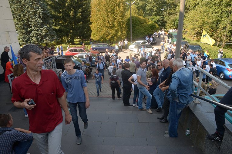 Ожидая Саакашвили. Ситуация в населенном пункте Мостиска  во Львовской области